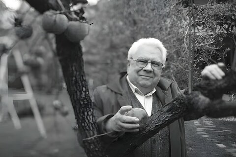 ジャコモ・タキスの生涯とその遺言：「La livella del vino」