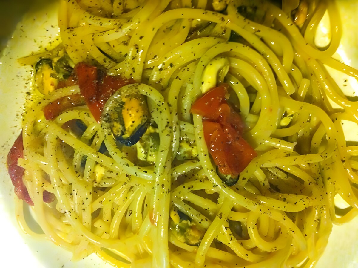Abbinamento Spaghetti con le cozze e Fiano di Albano Carrisi