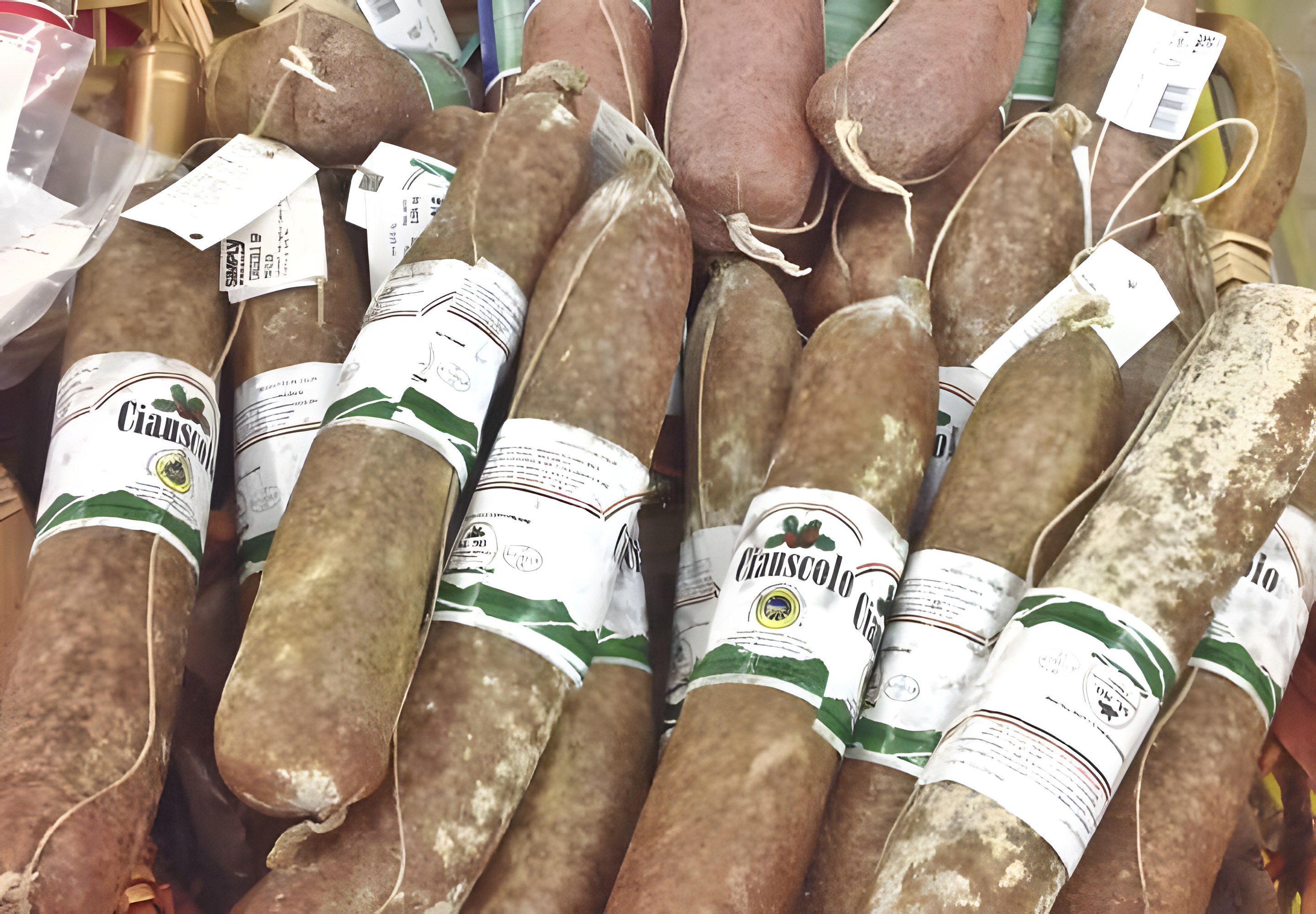 Ciauscolo e Vernaccia di Serrapetrona: essenza delle Marche
